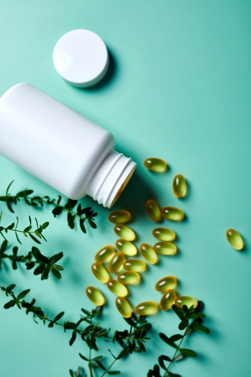 Cápsulas blandas de Omega 3 y suplementos nutracéuticos para fortalecer el sistema inmunológico